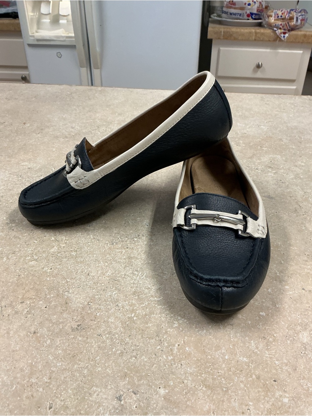 Aerosoles "Drive Along" Leather Loafers Navy Blue & White - Women's Size 8